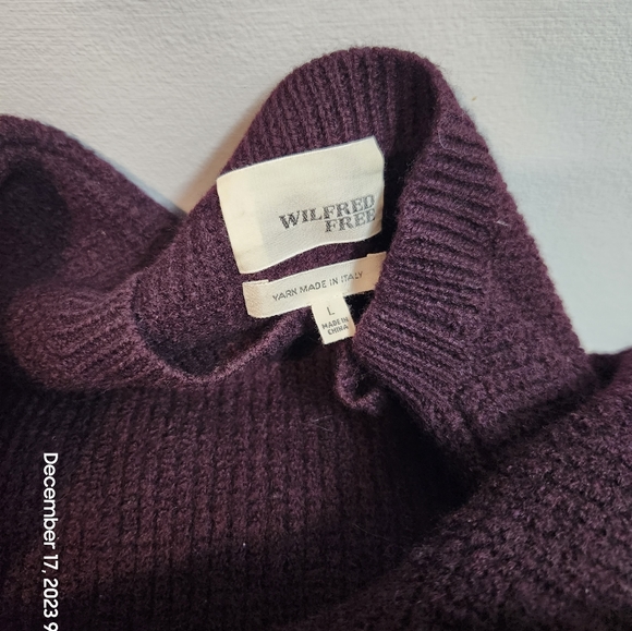 Wilfred Free large (Aritzia) brand burgundy rich color crew neck sweater - Picture 8 of 9